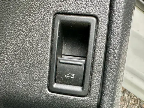 Foto 19 e Volkswagen Jetta 2.0 TDI