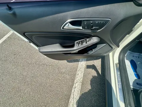 Foto 18 e Mercedes-Benz GLA200 CDI 4Matic
