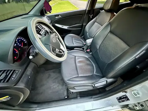 Foto 14 e Hyundai Accent 1.6d