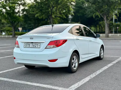 Foto 4 e Hyundai Accent 1.6d