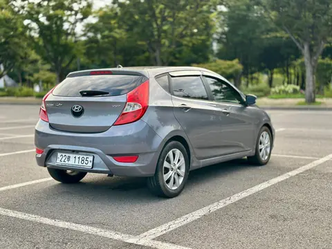 Foto 4 e Hyundai Accent 1.6d