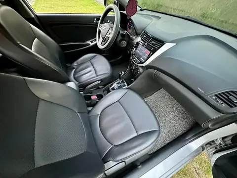 Foto 12 e Hyundai Accent 1.6d