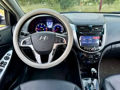 Foto 9 e Hyundai Accent 1.6d