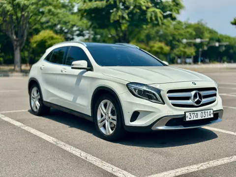 Foto 3 e Mercedes-Benz GLA200 CDI 4Matic