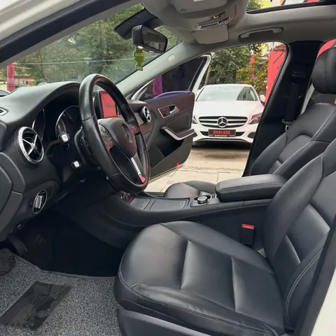 Foto 7 e Mercedes-Benz GLA 200 CDI 4 Matic