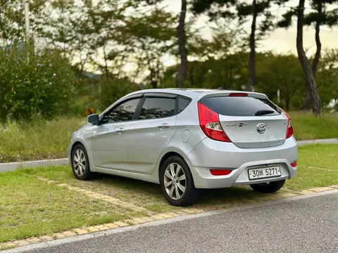 Foto 6 e Hyundai Accent 1.6d