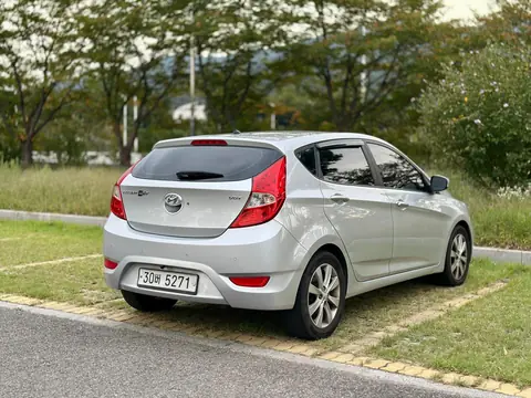 Foto 4 e Hyundai Accent 1.6d