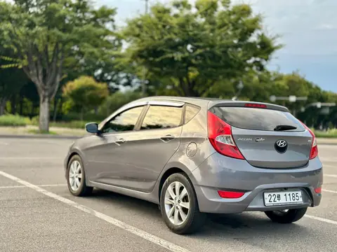 Foto 6 e Hyundai Accent 1.6d