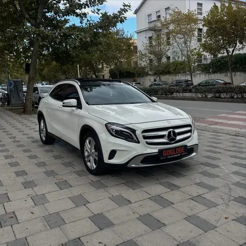 Foto 3 e Mercedes-Benz GLA 200 CDI 4 Matic