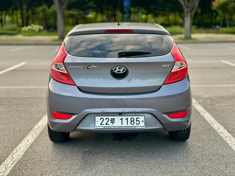 Foto 5 e Hyundai Accent 1.6d