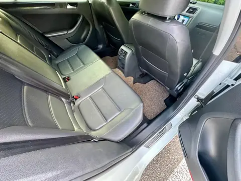 Foto 13 e Volkswagen Jetta 2.0 TDI