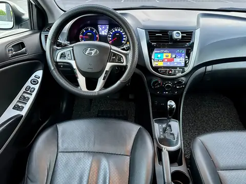 Foto 9 e Hyundai Accent 1.6d