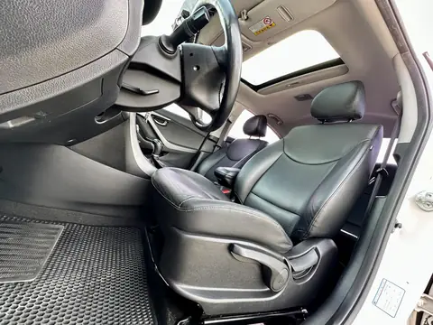 Foto 10 e Hyundai Avante 1.6d