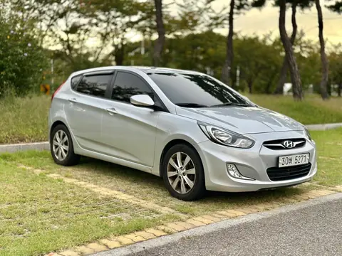 Foto 3 e Hyundai Accent 1.6d