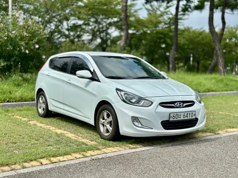 Foto 3 e Hyundai Accent 1.6d