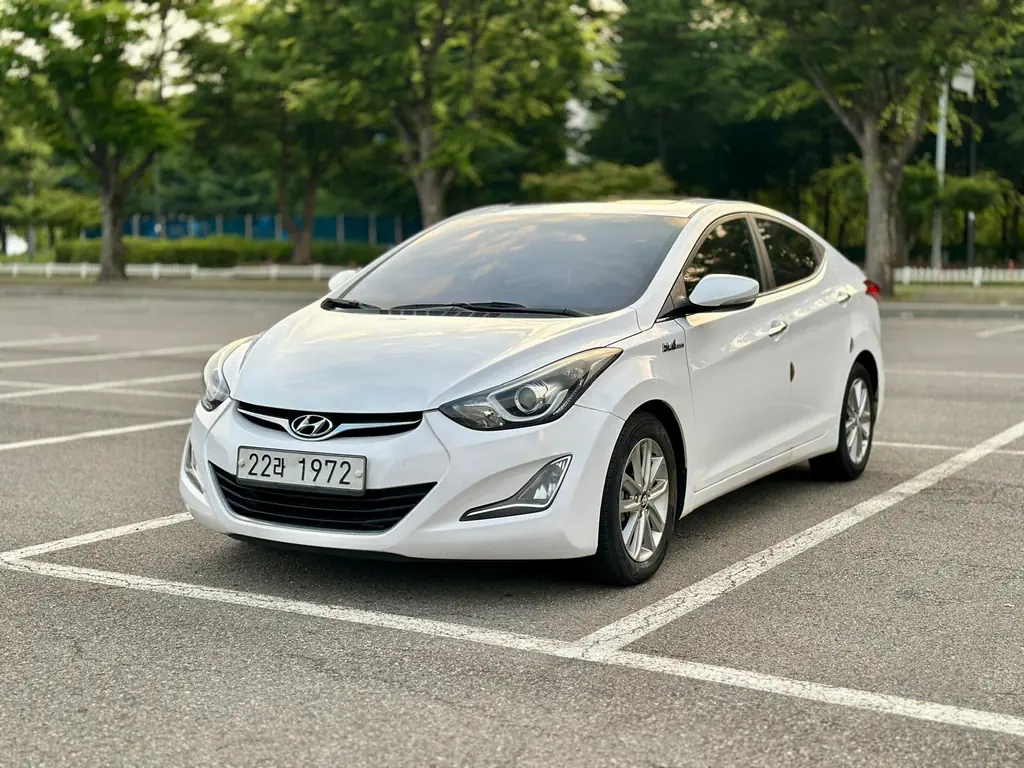 Hyundai Avante 1.6d - foto 1