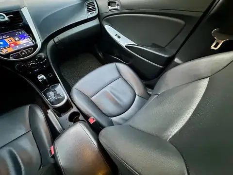 Foto 15 e Hyundai Accent 1.6d