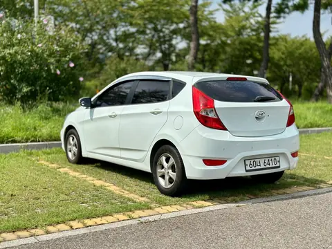 Foto 5 e Hyundai Accent 1.6d
