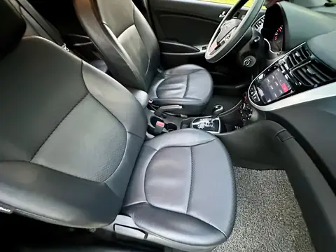 Foto 17 e Hyundai Accent 1.6d