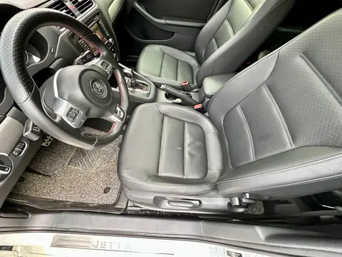 Foto 10 e Volkswagen Jetta 2.0 TDI