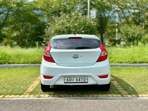 Foto 6 e Hyundai Accent 1.6d