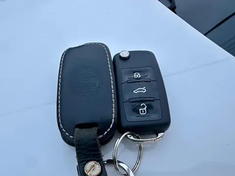 Foto 14 e Volkswagen Golf VI 2.0 TDI R-Line