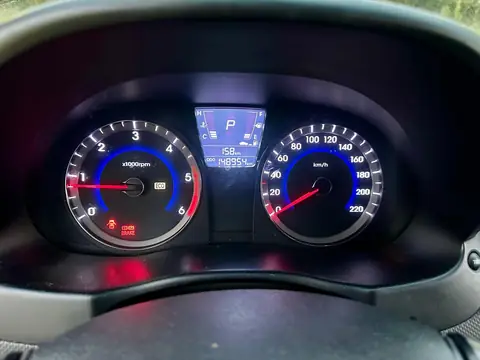 Foto 15 e Hyundai Accent 1.6d