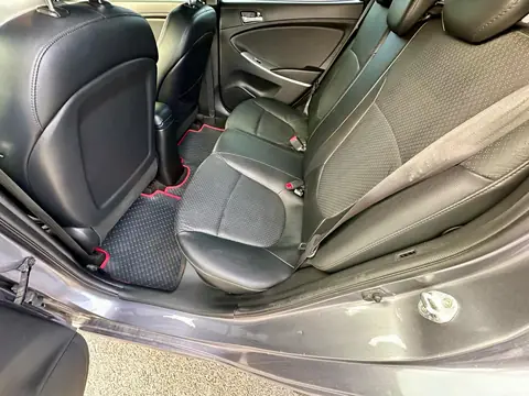 Foto 14 e Hyundai Accent 1.6d