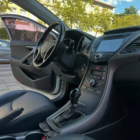 Foto 7 e Hyundai Avante 1.6d