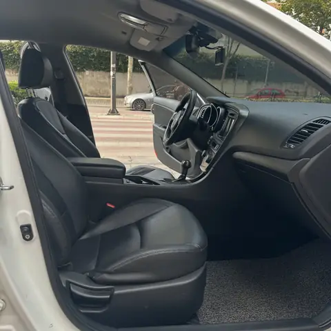 Foto 8 e Kia K5 2.0 LPG