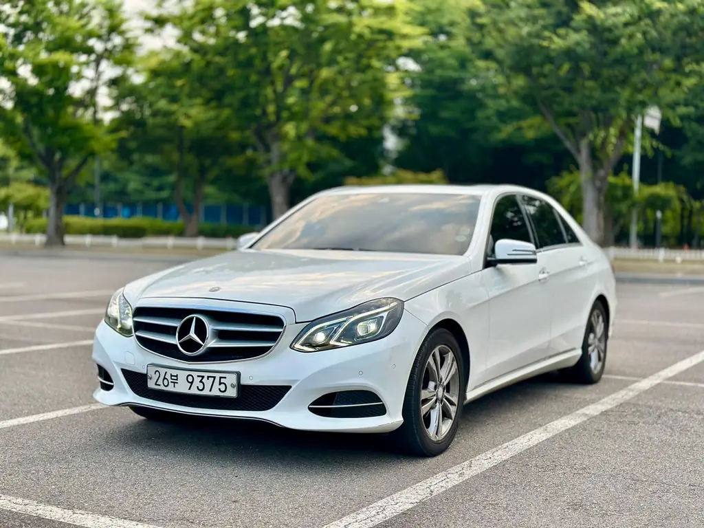 Mercedes-Benz E220 CDI - foto 1