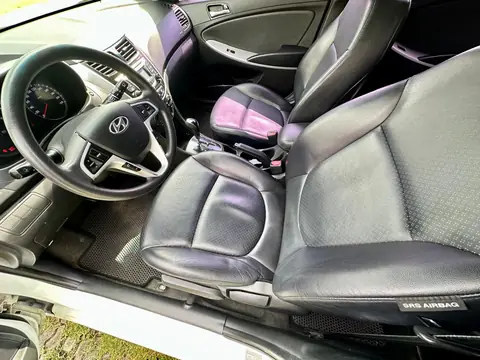 Foto 8 e Hyundai Accent 1.6d
