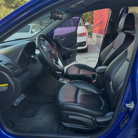Foto 7 e Hyundai Accent 1.6 d