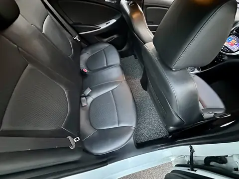 Foto 12 e Hyundai Accent 1.6d