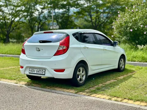 Foto 4 e Hyundai Accent 1.6d