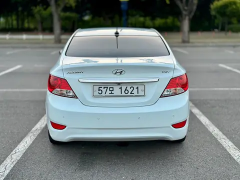 Foto 6 e Hyundai Accent 1.6d