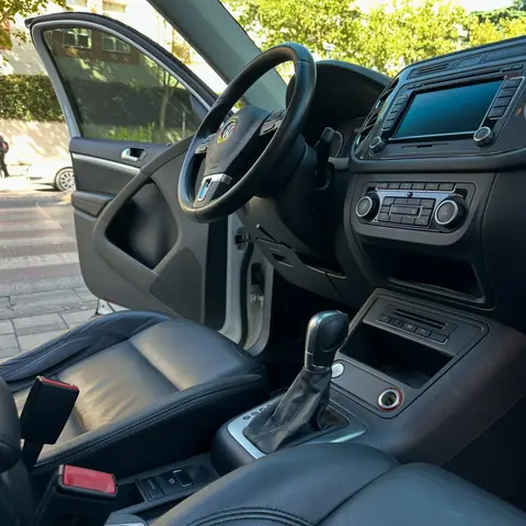Foto 9 e Volkswagen Tiguan 2.0 TDI Blue Motion