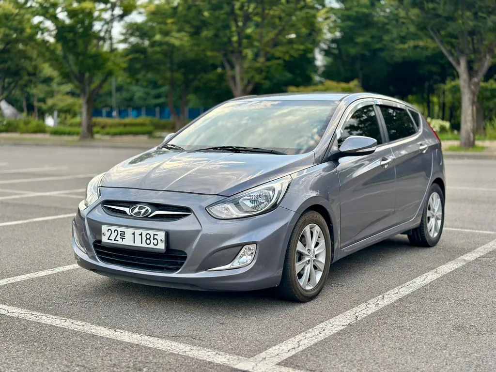 Hyundai Accent 1.6d - foto 1