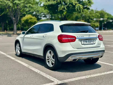 Foto 4 e Mercedes-Benz GLA200 CDI 4Matic
