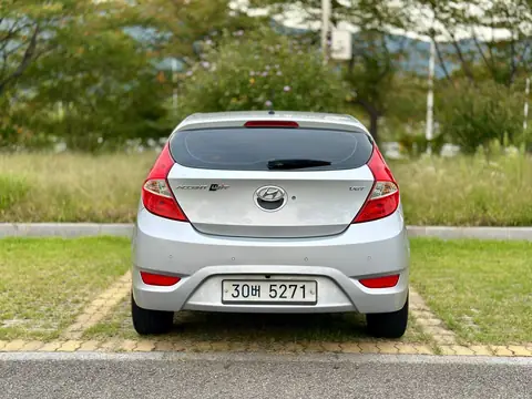 Foto 5 e Hyundai Accent 1.6d