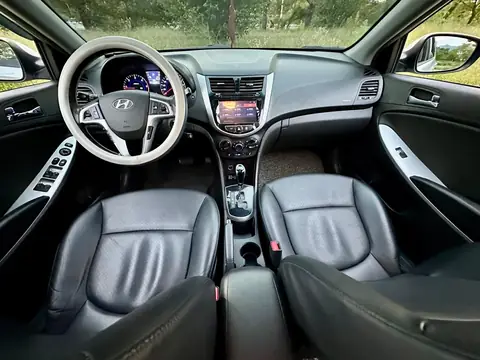 Foto 8 e Hyundai Accent 1.6d