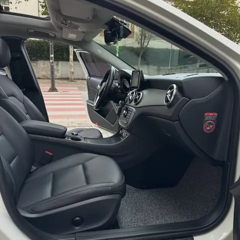 Foto 8 e Mercedes-Benz GLA 200 CDI 4 Matic