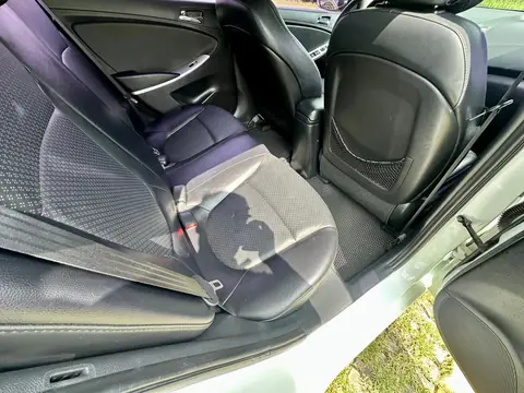 Foto 13 e Hyundai Accent 1.6d