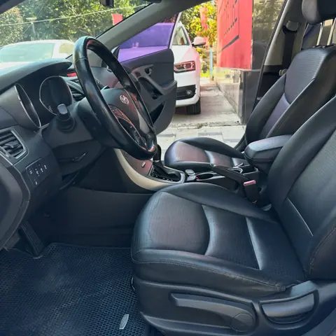 Foto 9 e Hyundai Avante 1.6d