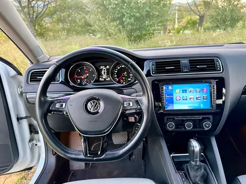Foto 8 e Volkswagen Jetta 2.0 TDI