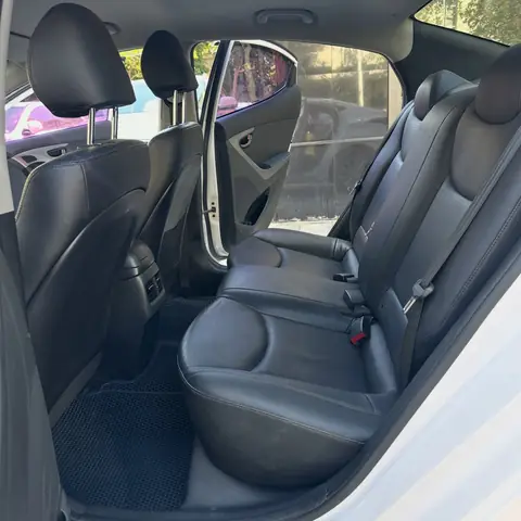 Foto 10 e Hyundai Avante 1.6d