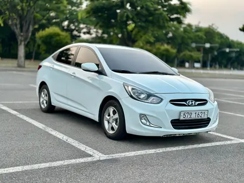 Foto 3 e Hyundai Accent 1.6d