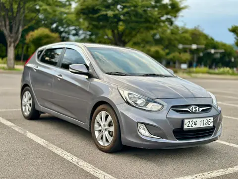 Foto 3 e Hyundai Accent 1.6d
