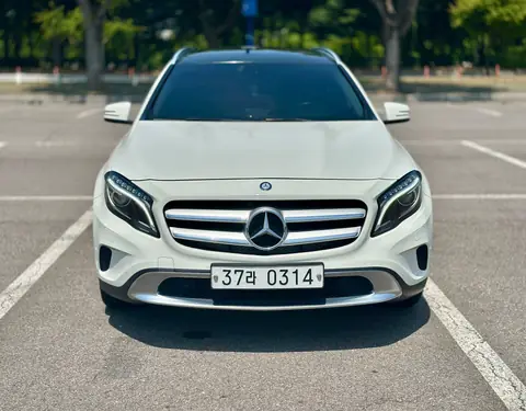 Foto 2 e Mercedes-Benz GLA200 CDI 4Matic