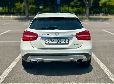 Foto 5 e Mercedes-Benz GLA200 CDI 4Matic